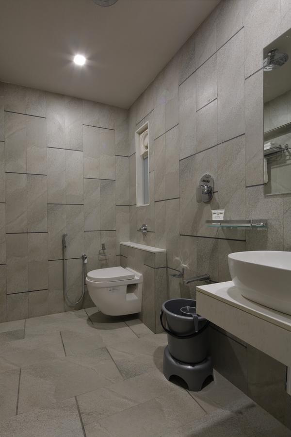 Hotel Carrefour Ahmadabad Zewnętrze zdjęcie