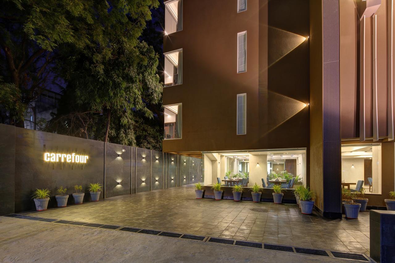 Hotel Carrefour Ahmadabad Zewnętrze zdjęcie